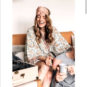 Flowering vines robe